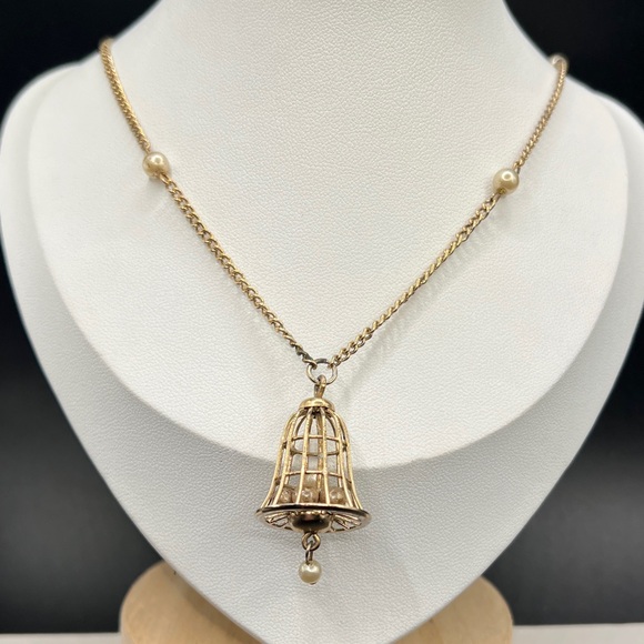 Vintage Jewelry - Vintage Caged Faux Pearl necklace